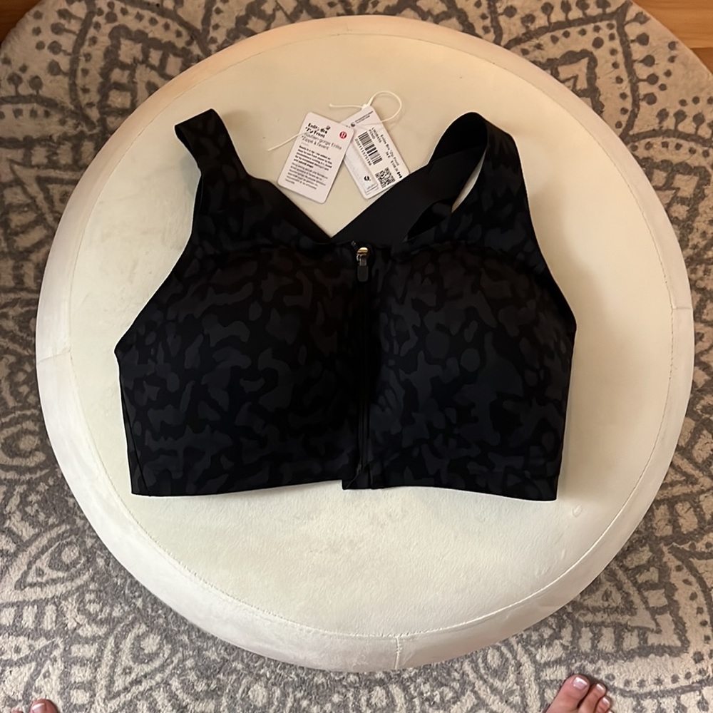 lululemon Enlite bra zip front